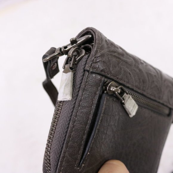 2/$20 NWOT Simply Noelle mini grey crossbody - Picture 8 of 9